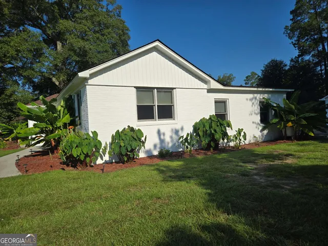 $359,000 | 511 West Smith Street, Claxton, GA 30417