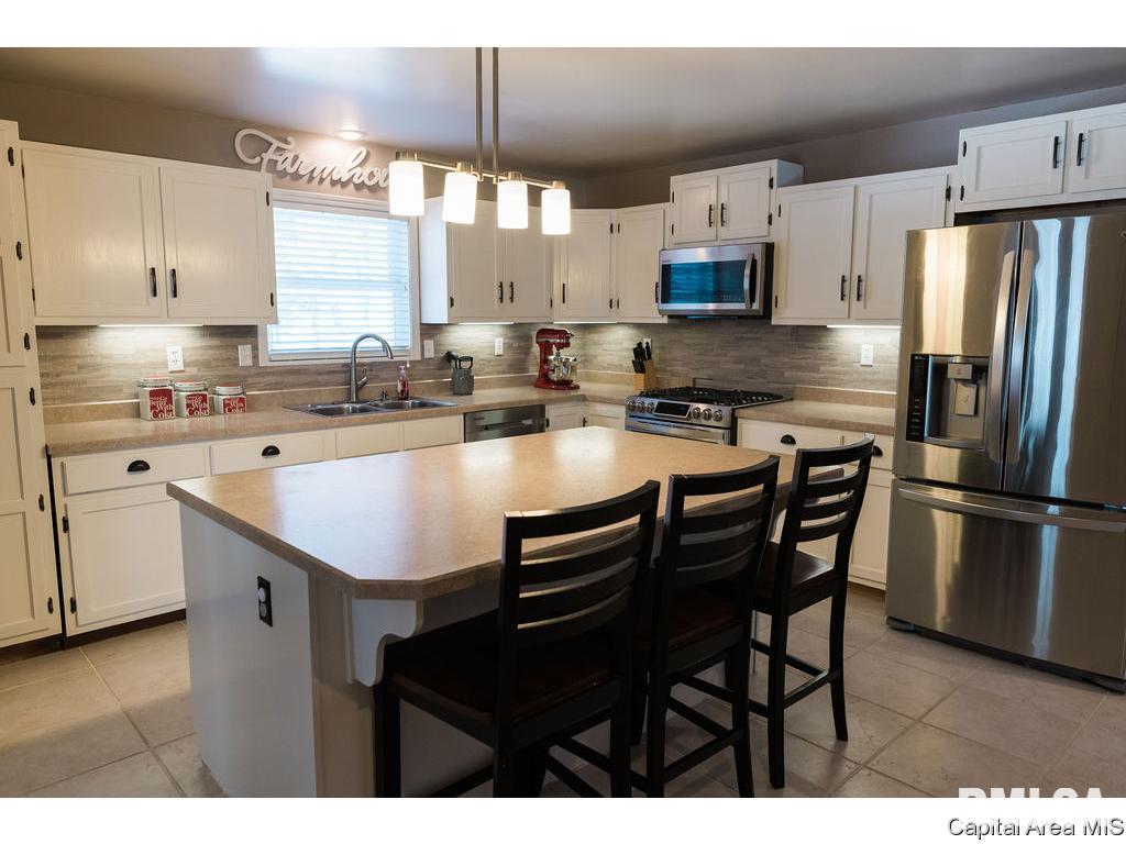 1960 East Barber Road Sherman, IL 62684 - Photo 17 of 40 Gallery Image 17