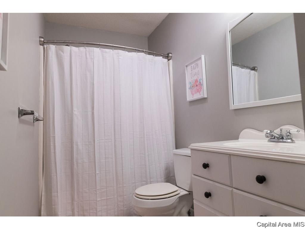 1960 East Barber Road Sherman, IL 62684 - Photo 22 of 40 Gallery Image 22