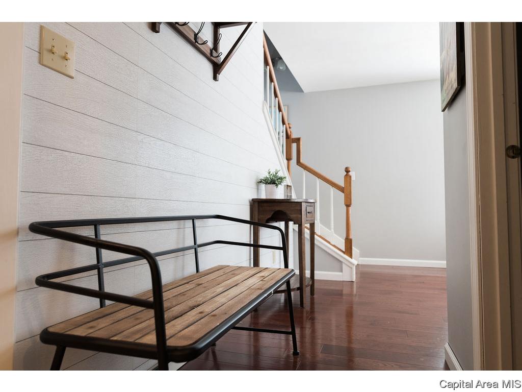 1960 East Barber Road Sherman, IL 62684 - Photo 3 of 40 Gallery Image 3