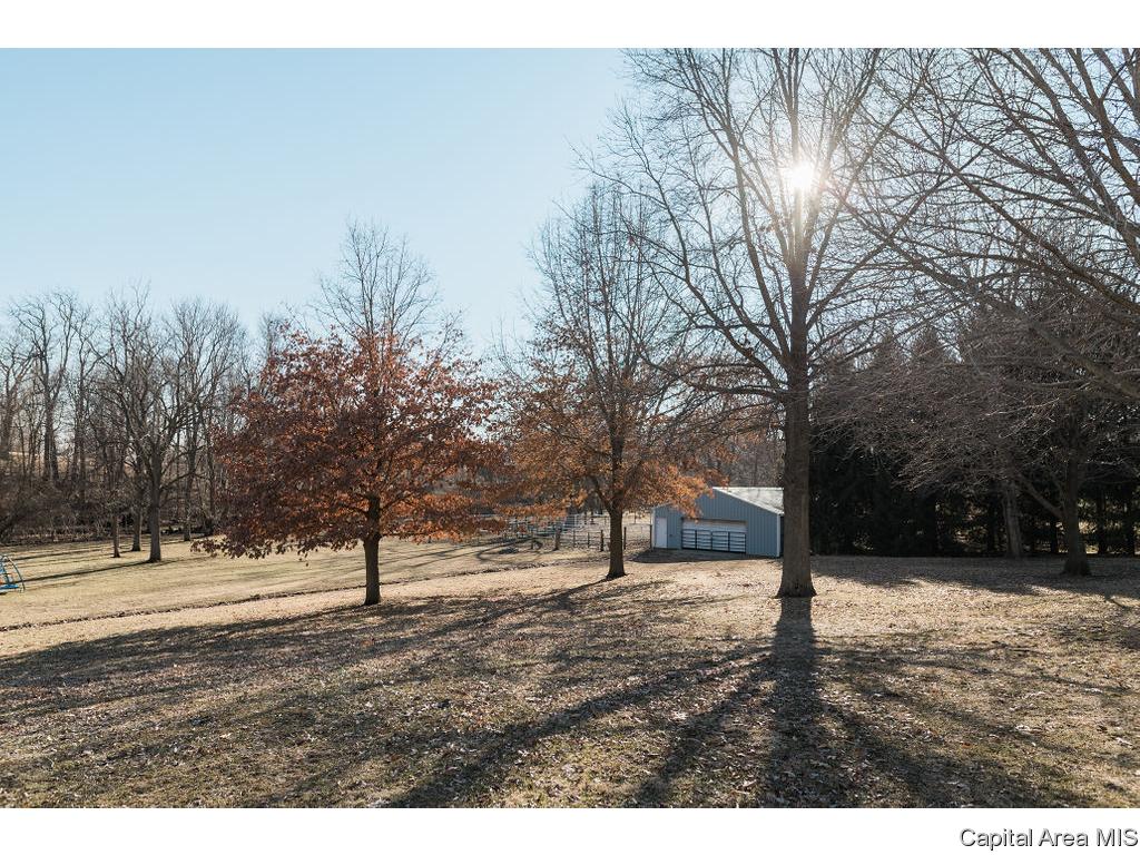 1960 East Barber Road Sherman, IL 62684 - Photo 32 of 40 Gallery Image 32