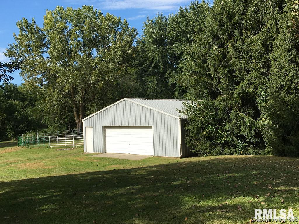 1960 East Barber Road Sherman, IL 62684 - Photo 33 of 40 Gallery Image 33