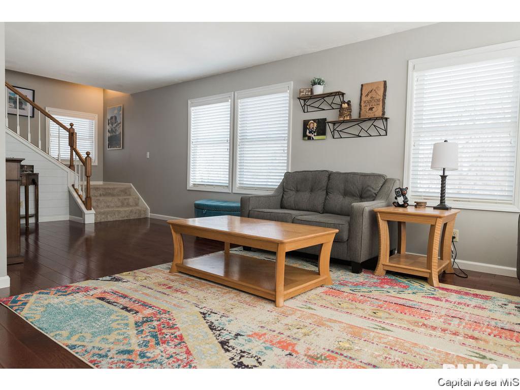 1960 East Barber Road Sherman, IL 62684 - Photo 6 of 40 Gallery Image 6