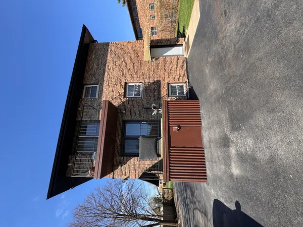 $2,200 | 7819 Garden Lane, Unit 1, Justice, IL 60458