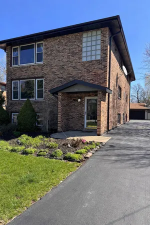 $2,200 | 7819 Garden Lane, Unit 1, Justice, IL 60458