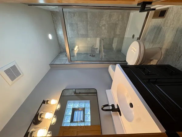 $2,200 | 7819 Garden Lane, Unit 1, Justice, IL 60458