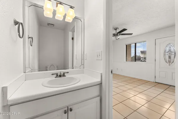 $1,200 | 3907 Venetian Circle, Panama City, FL 32405