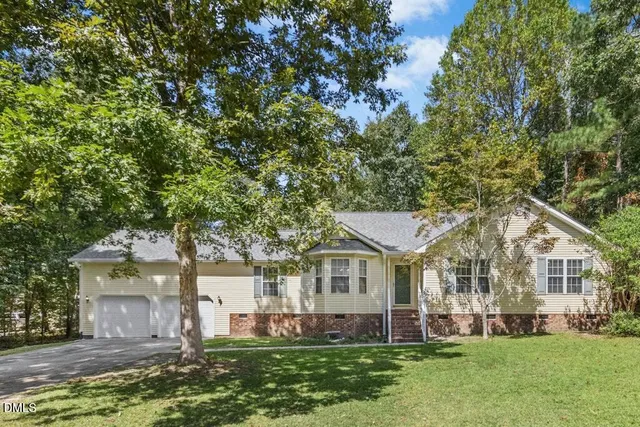 $323,000 | 310 Davis Farm Drive, Selma, NC 27576