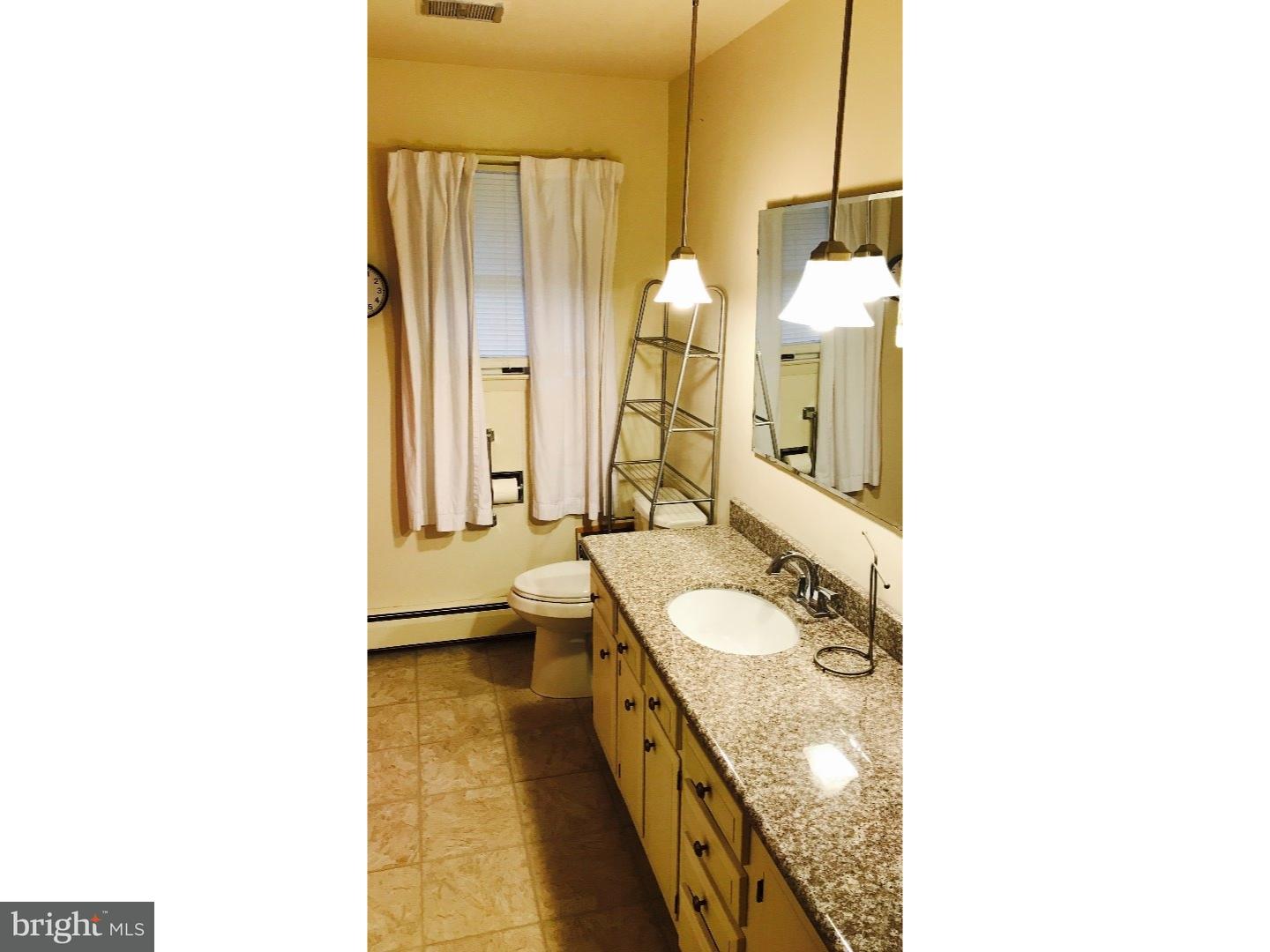 460 Hilltop Road Kutztown, PA 19530 - Photo 9 of 21 Bathroom