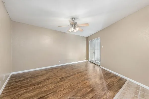 $850 | 3900 Old College Road, Unit 24, Bryan, TX 77801
