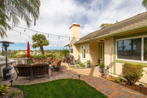 $1,099,000 | 2070 Rue De La Montagne, Oceanside, CA 92054