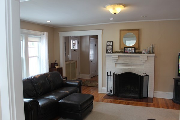 11 Newell Road Wakefield, MA 01880 - Photo 3 of 12 Gallery Image 3