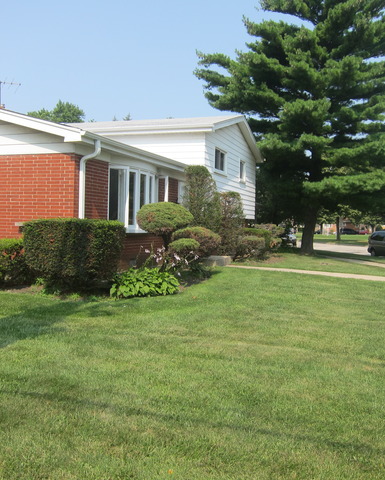 8120 Gross Point Road Morton Grove, IL 60053 - Photo 3 of 25