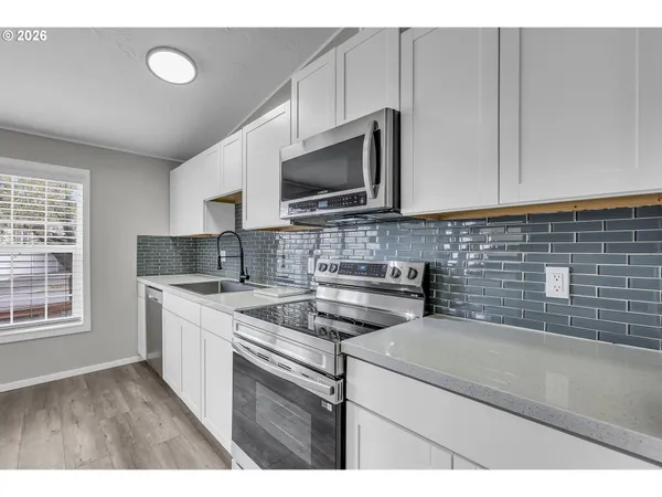 $160,000 | 672 Southwest Sunset Way, Troutdale, OR 97060