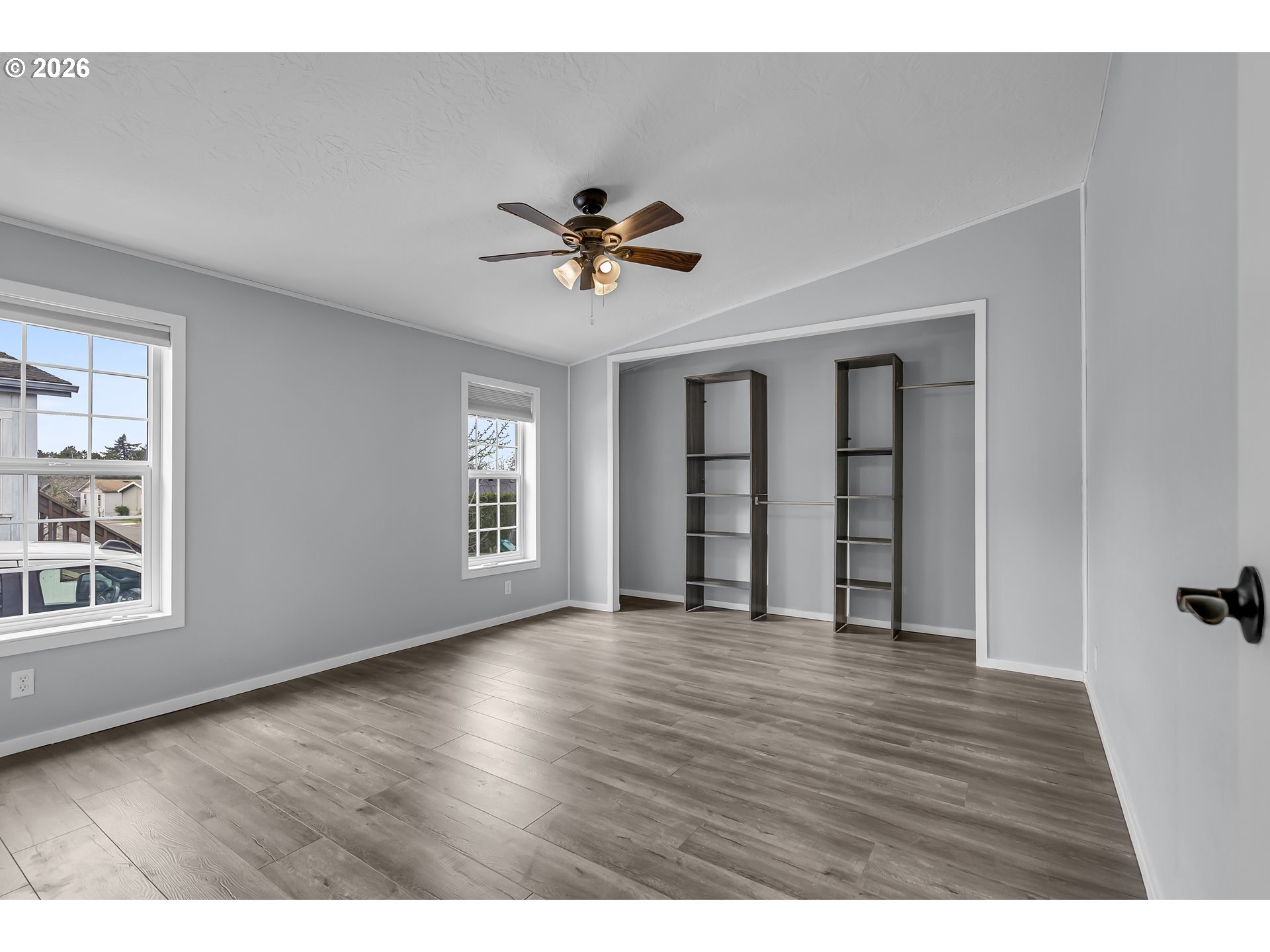 672 Southwest Sunset Way Troutdale, OR 97060 - Photo 15 of 38