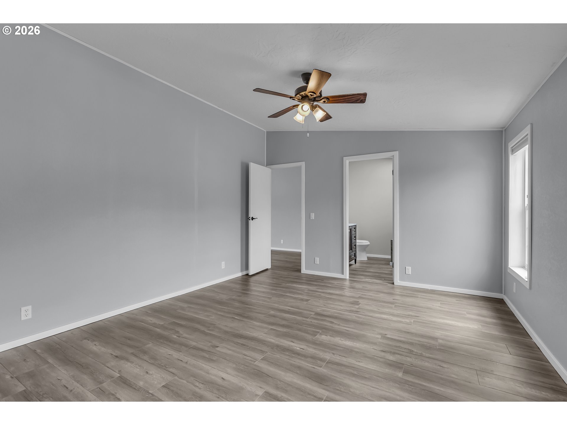 672 Southwest Sunset Way Troutdale, OR 97060 - Photo 16 of 38