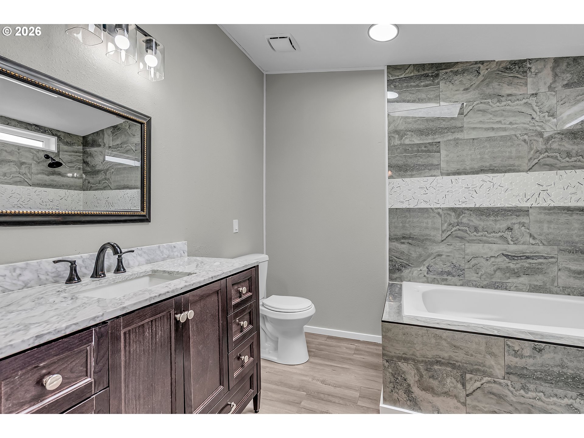 672 Southwest Sunset Way Troutdale, OR 97060 - Photo 17 of 38