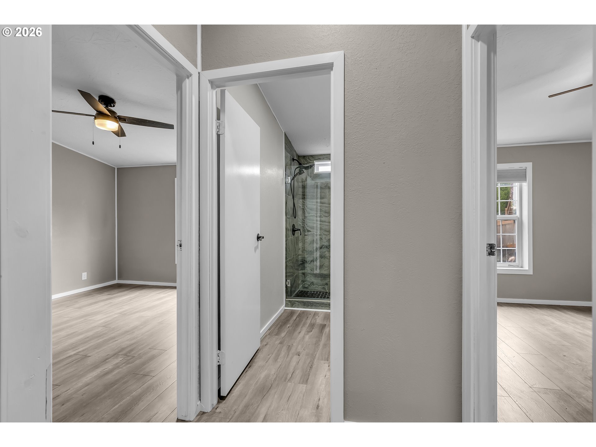 672 Southwest Sunset Way Troutdale, OR 97060 - Photo 23 of 38