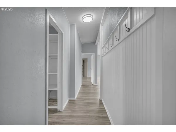 $160,000 | 672 Southwest Sunset Way, Troutdale, OR 97060