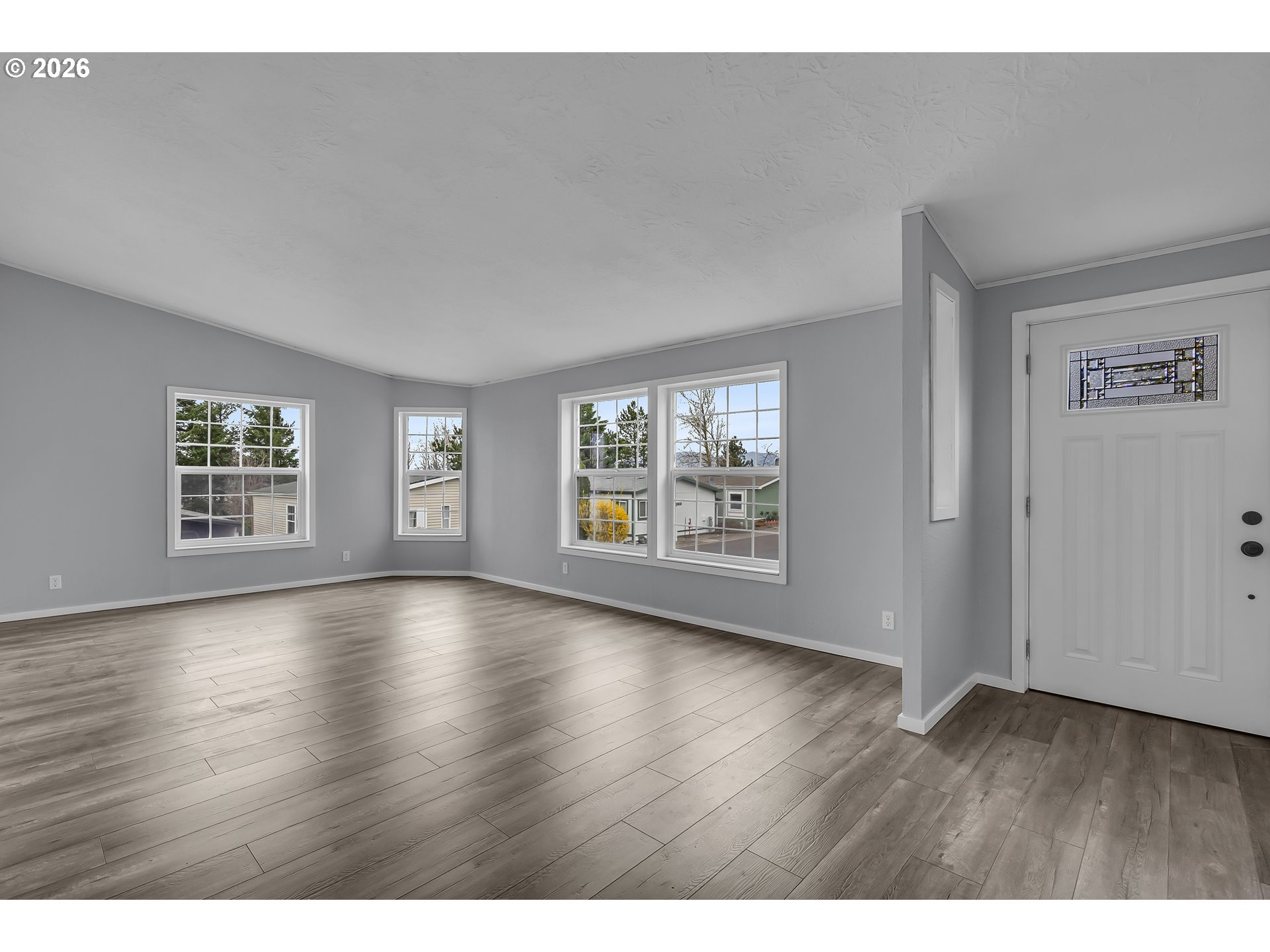 672 Southwest Sunset Way Troutdale, OR 97060 - Photo 6 of 38