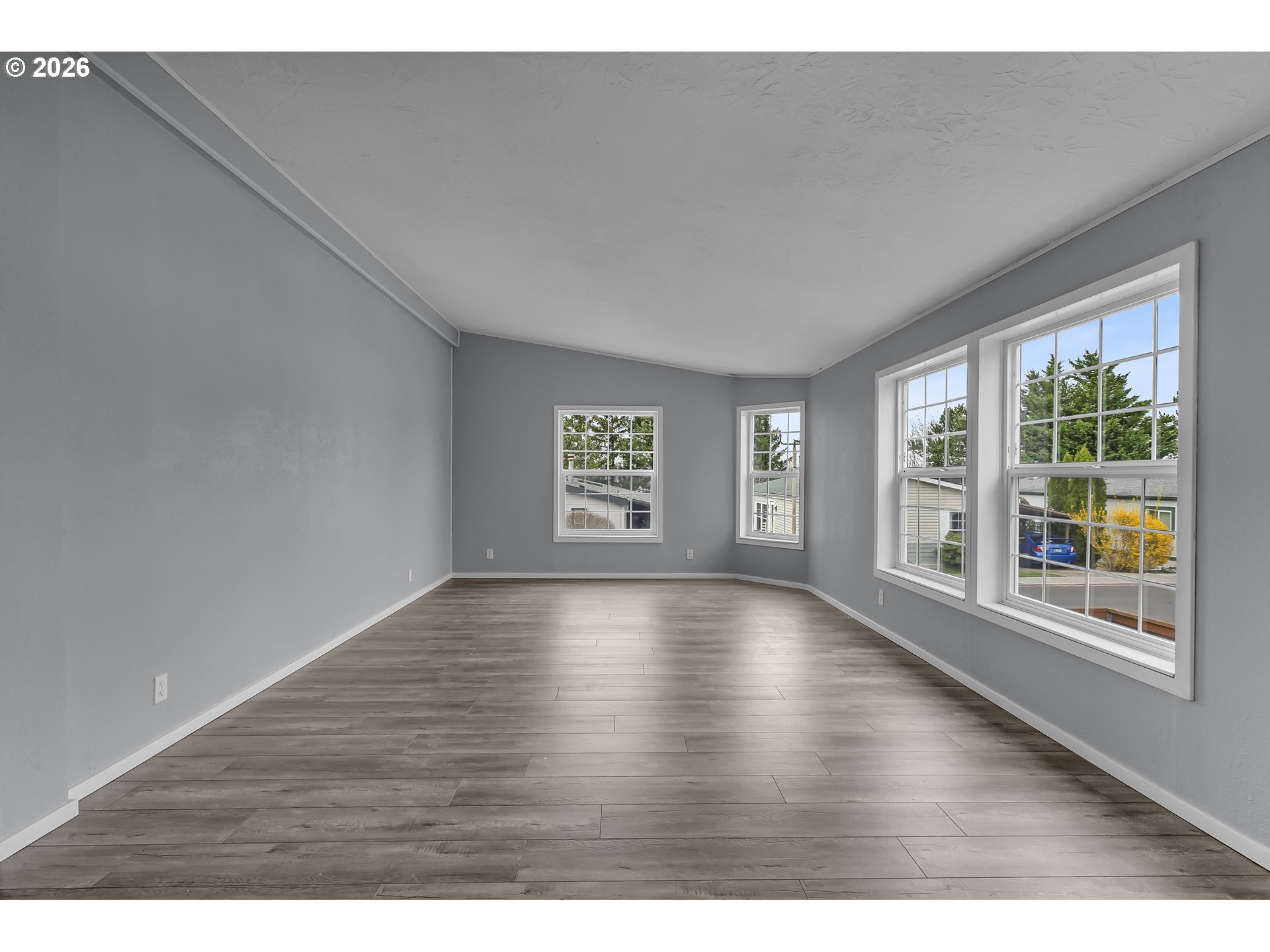 672 Southwest Sunset Way Troutdale, OR 97060 - Photo 7 of 38