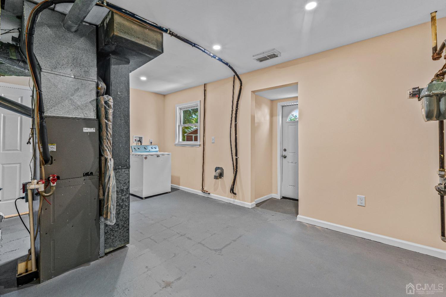 484 Halsey Road North Brunswick, NJ 08902 - Photo 11 of 19 Gallery Image 11