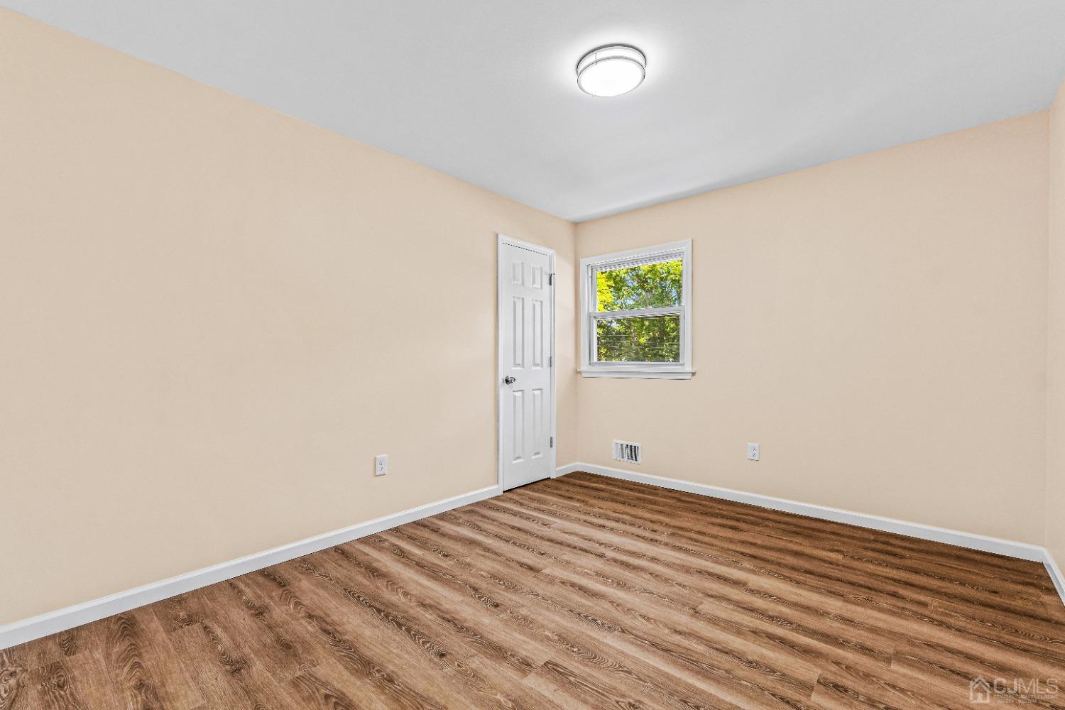 484 Halsey Road North Brunswick, NJ 08902 - Photo 12 of 19 Gallery Image 12
