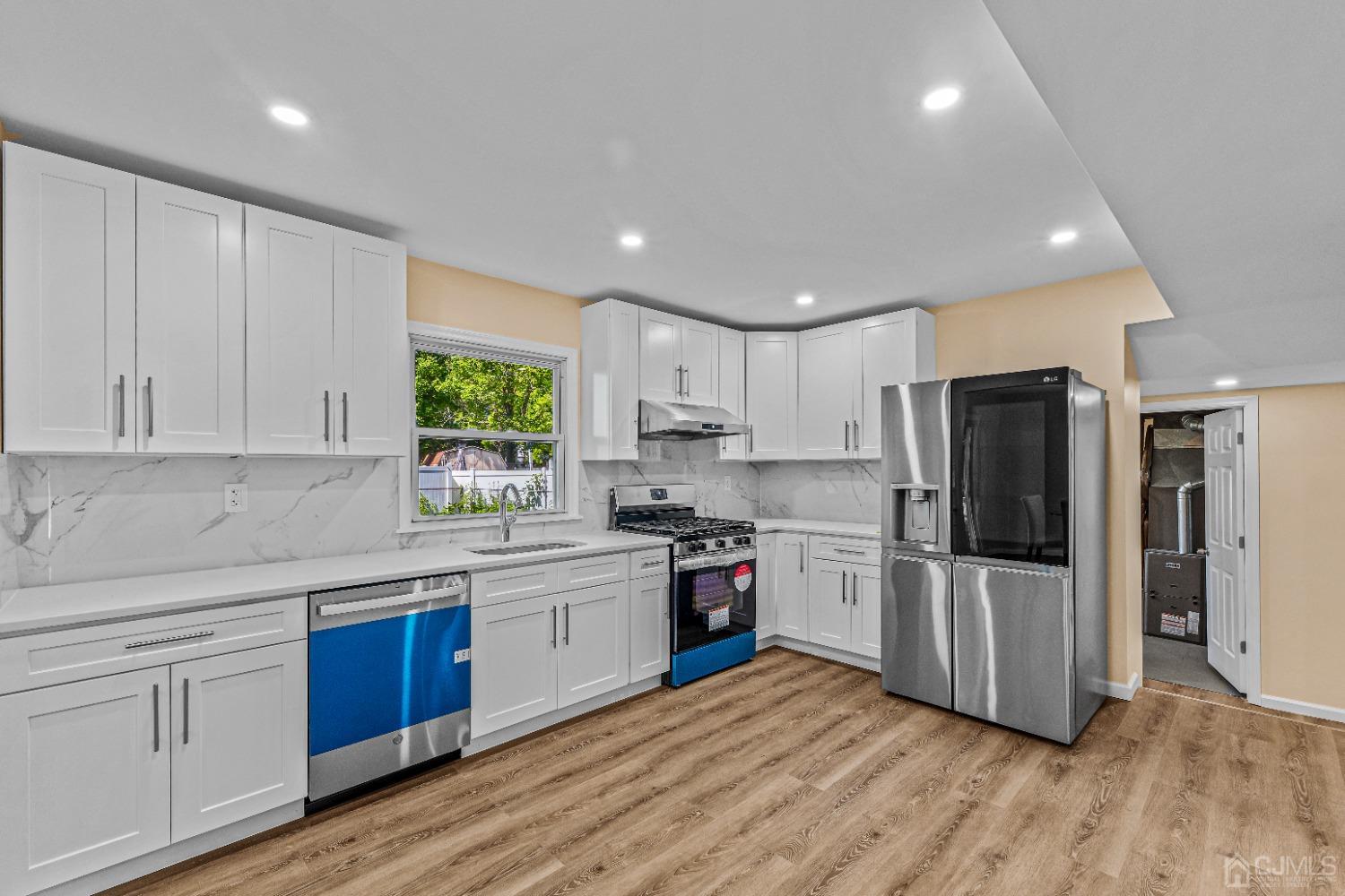 484 Halsey Road North Brunswick, NJ 08902 - Photo 6 of 19 Gallery Image 6