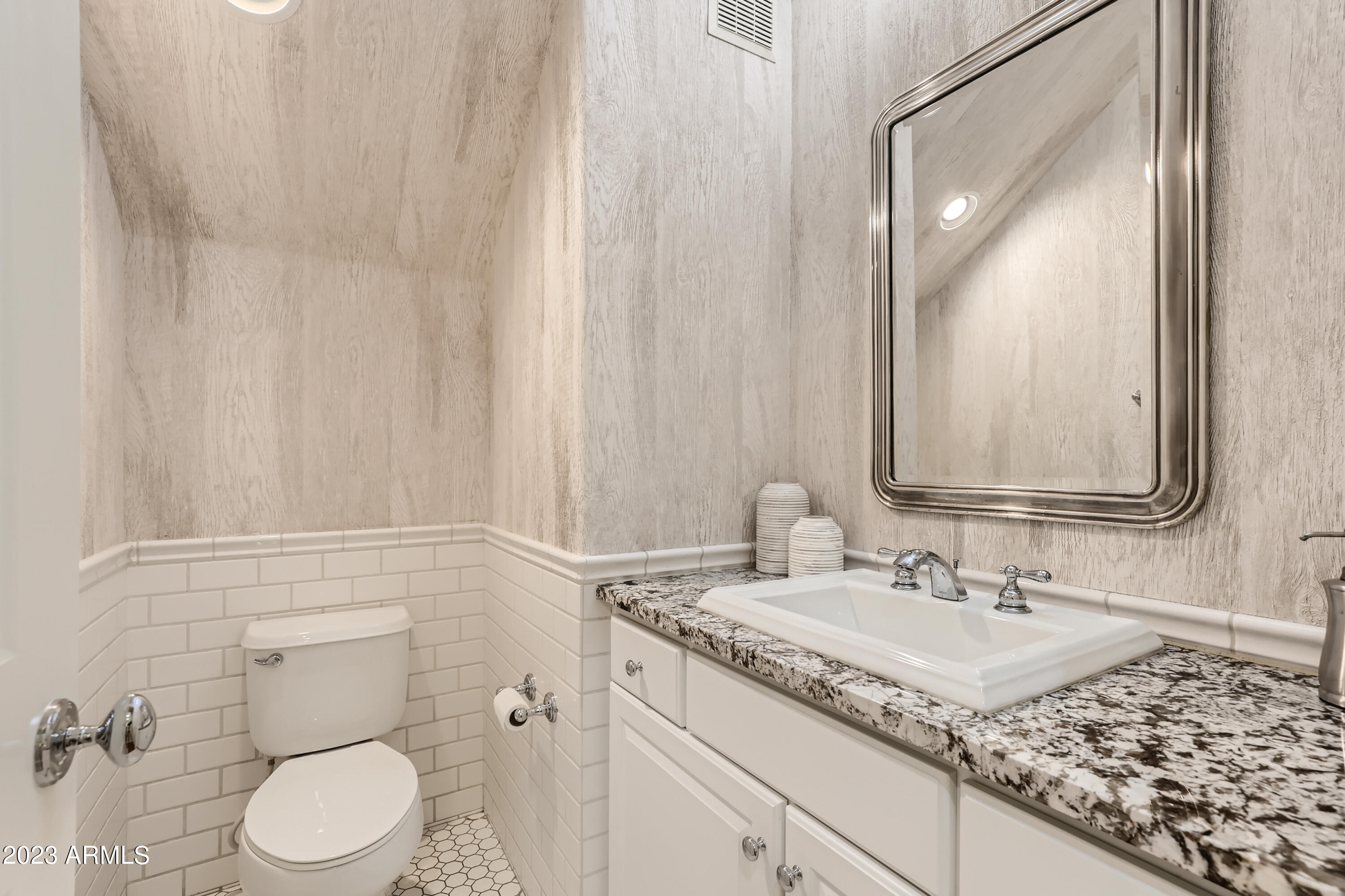 3935 East Rough Rider Road, Unit 1381 Phoenix, AZ 85050 - Photo 19 of 57 22 Bathroom