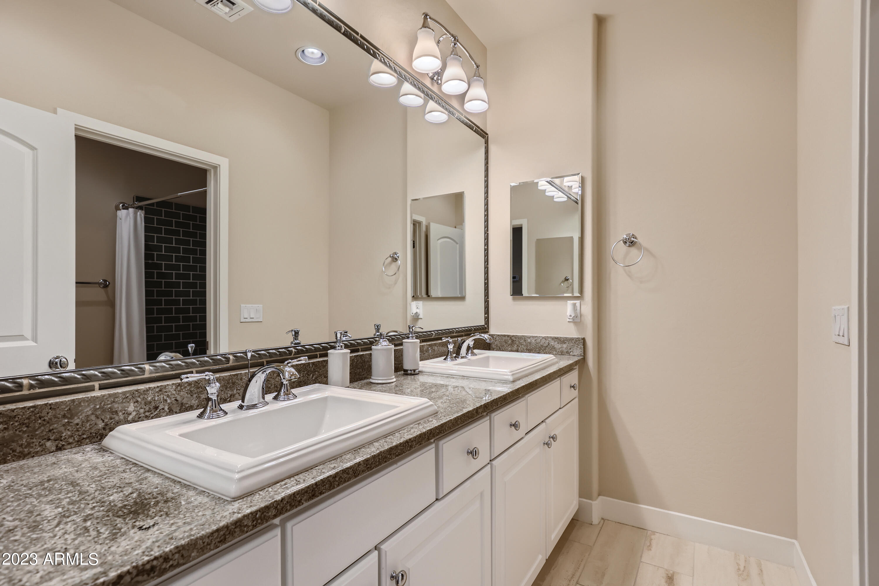 3935 East Rough Rider Road, Unit 1381 Phoenix, AZ 85050 - Photo 27 of 57 31 2nd Floor Bathroom
