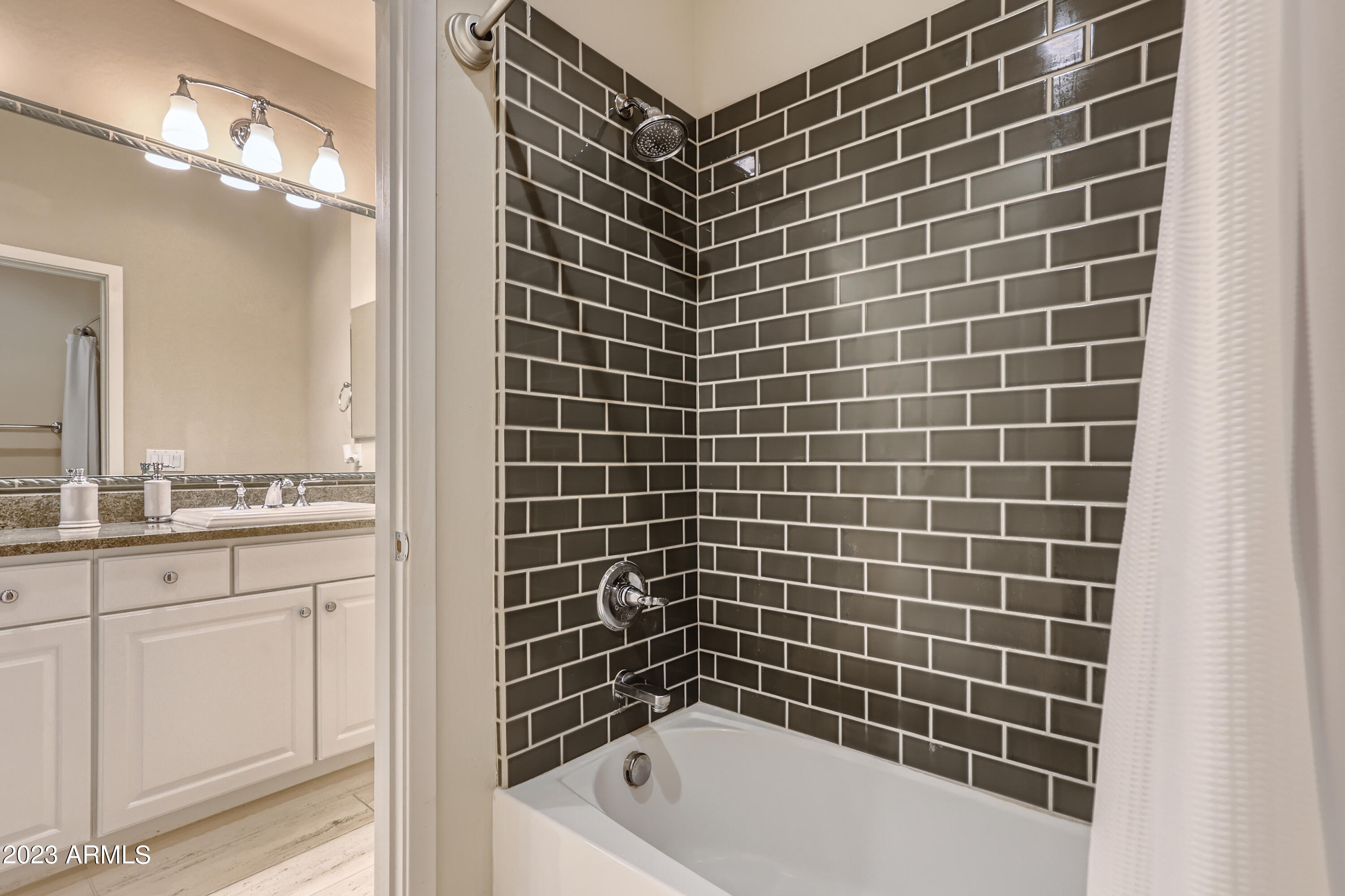 3935 East Rough Rider Road, Unit 1381 Phoenix, AZ 85050 - Photo 28 of 57 33 2nd Floor Bathroom