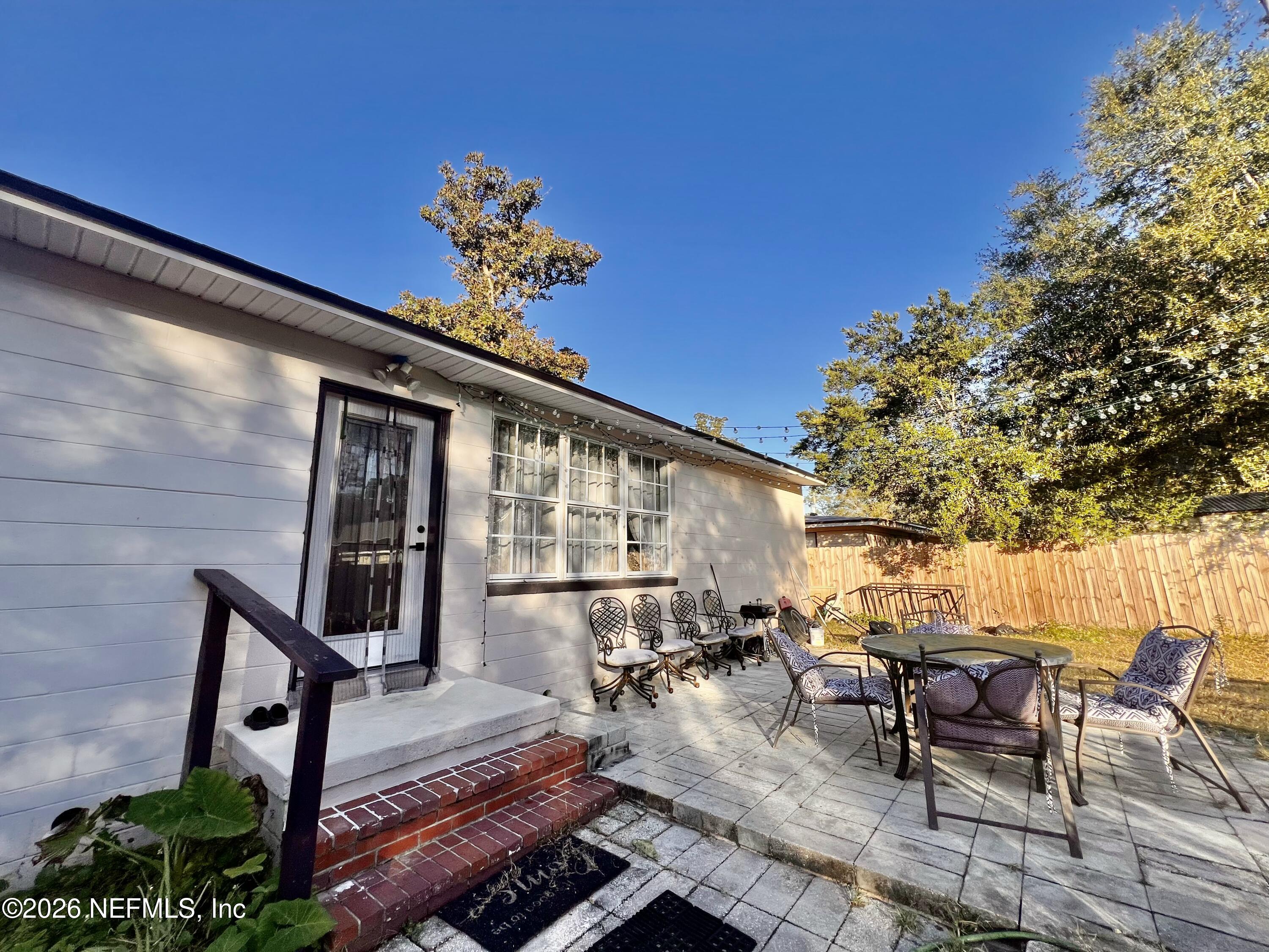 845 Ibis Road Jacksonville, FL 32216 - Photo 1 of 9 Private Fenced Yard