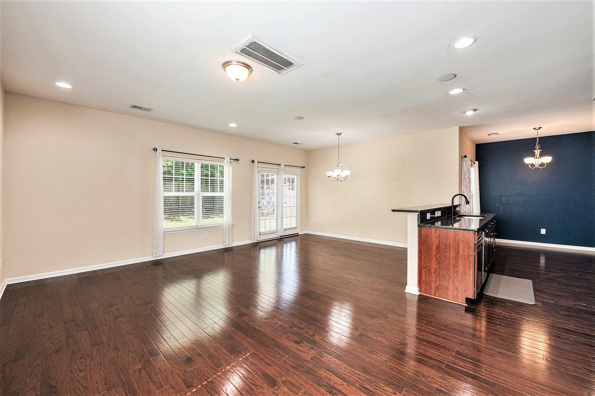 349 Drayton Pl Drive Moncks Corner, SC 29461 - Photo 11 of 33 009__dsc5384_869