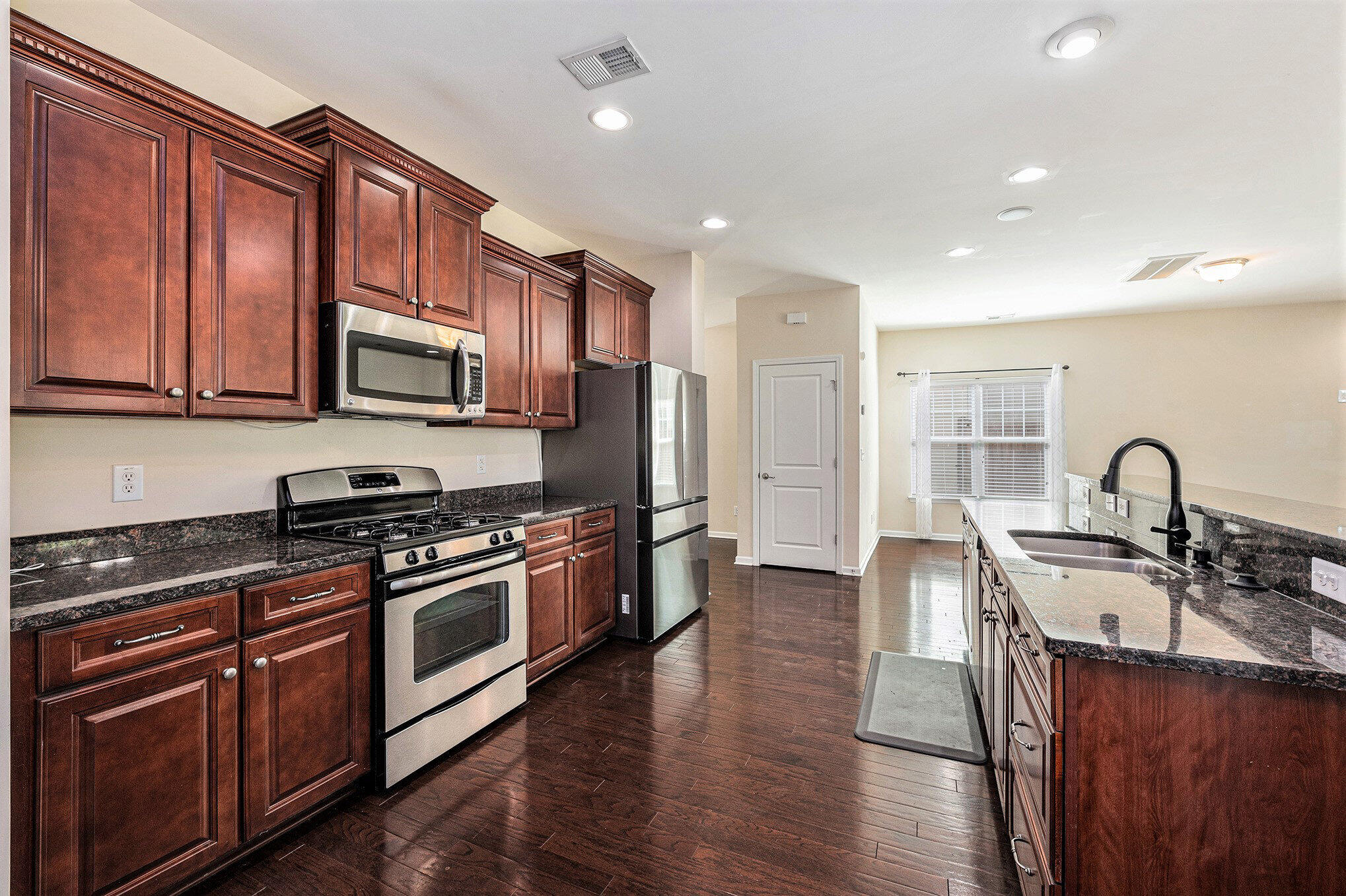 349 Drayton Pl Drive Moncks Corner, SC 29461 - Photo 10 of 33 012__dsc5362_448