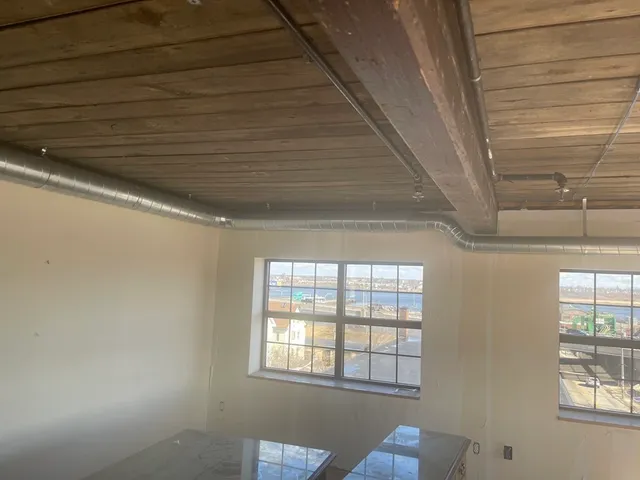 a view of a windows and an entryway