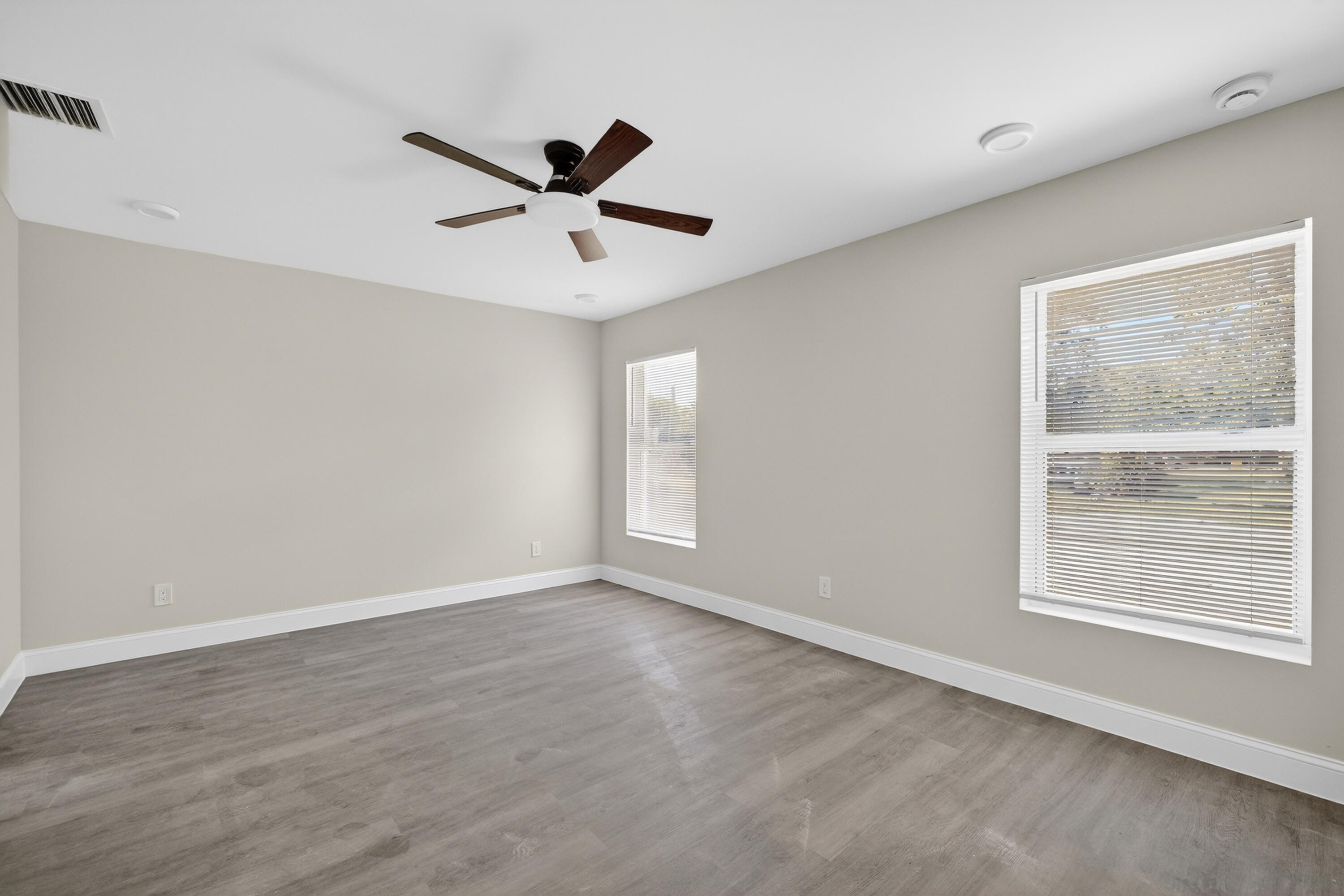 706 Dundas Court Fort Pierce, FL 34950 - Photo 17 of 37 20-print-3A5A4649