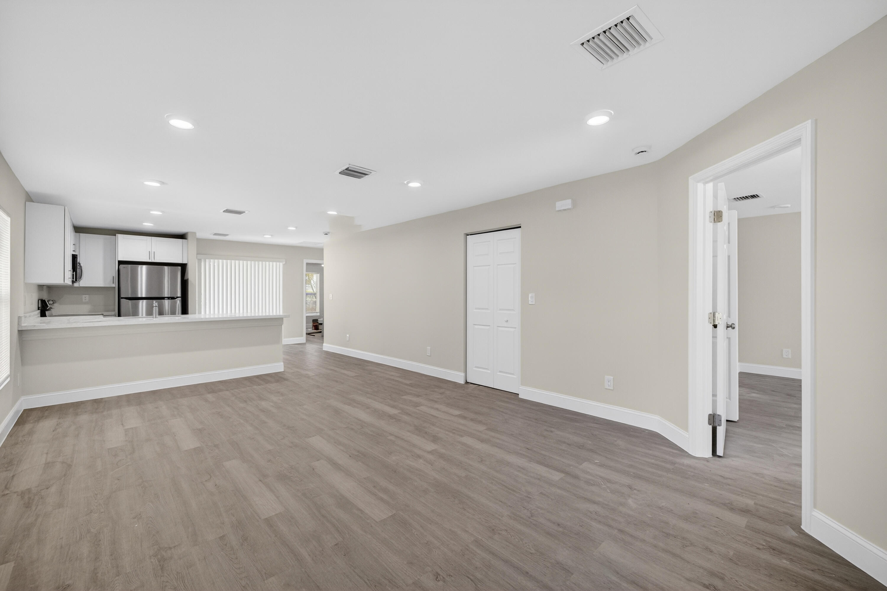 706 Dundas Court Fort Pierce, FL 34950 - Photo 4 of 37 4-print-3A5A4569