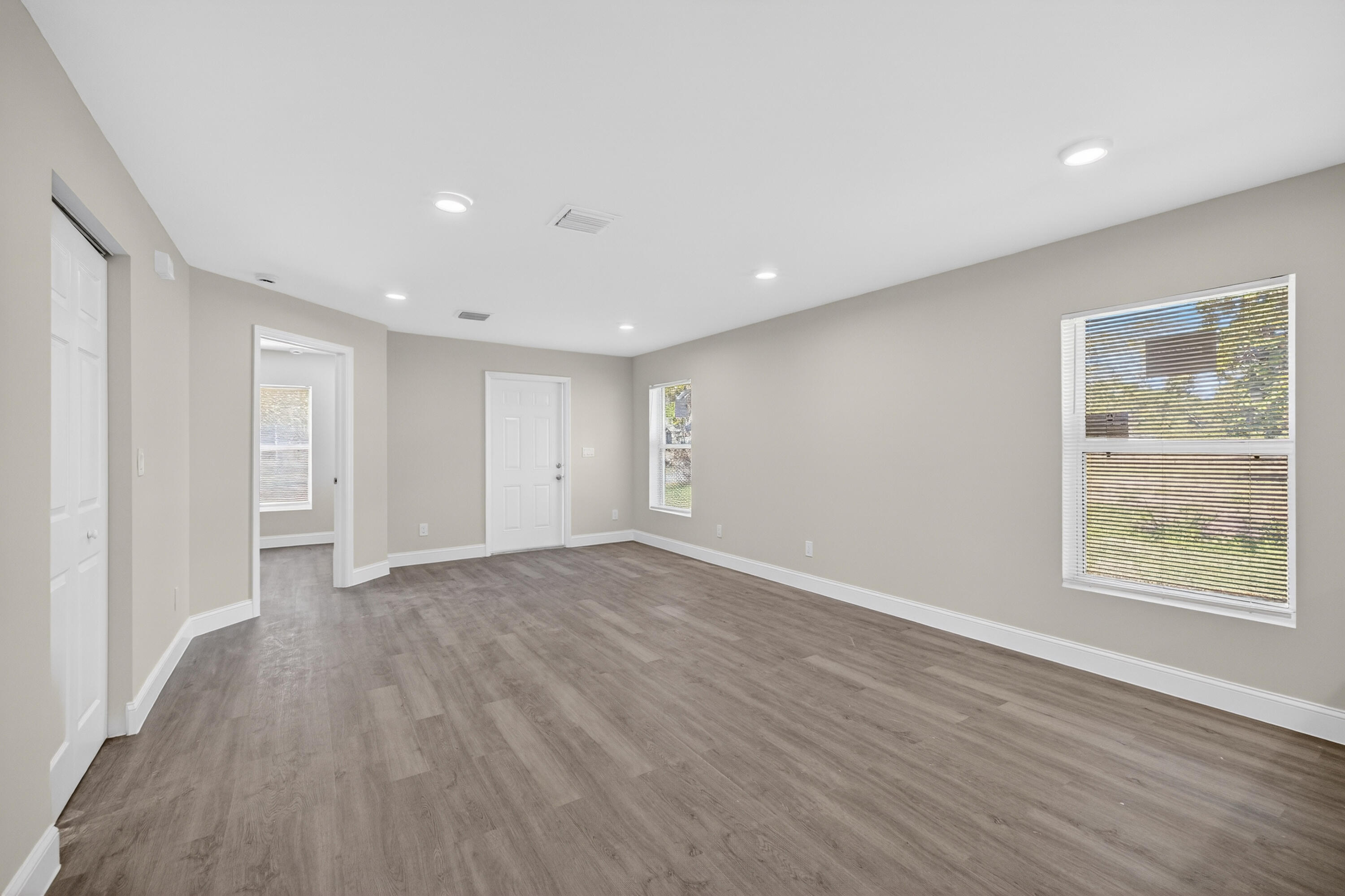 706 Dundas Court Fort Pierce, FL 34950 - Photo 5 of 37 5-print-3A5A4576