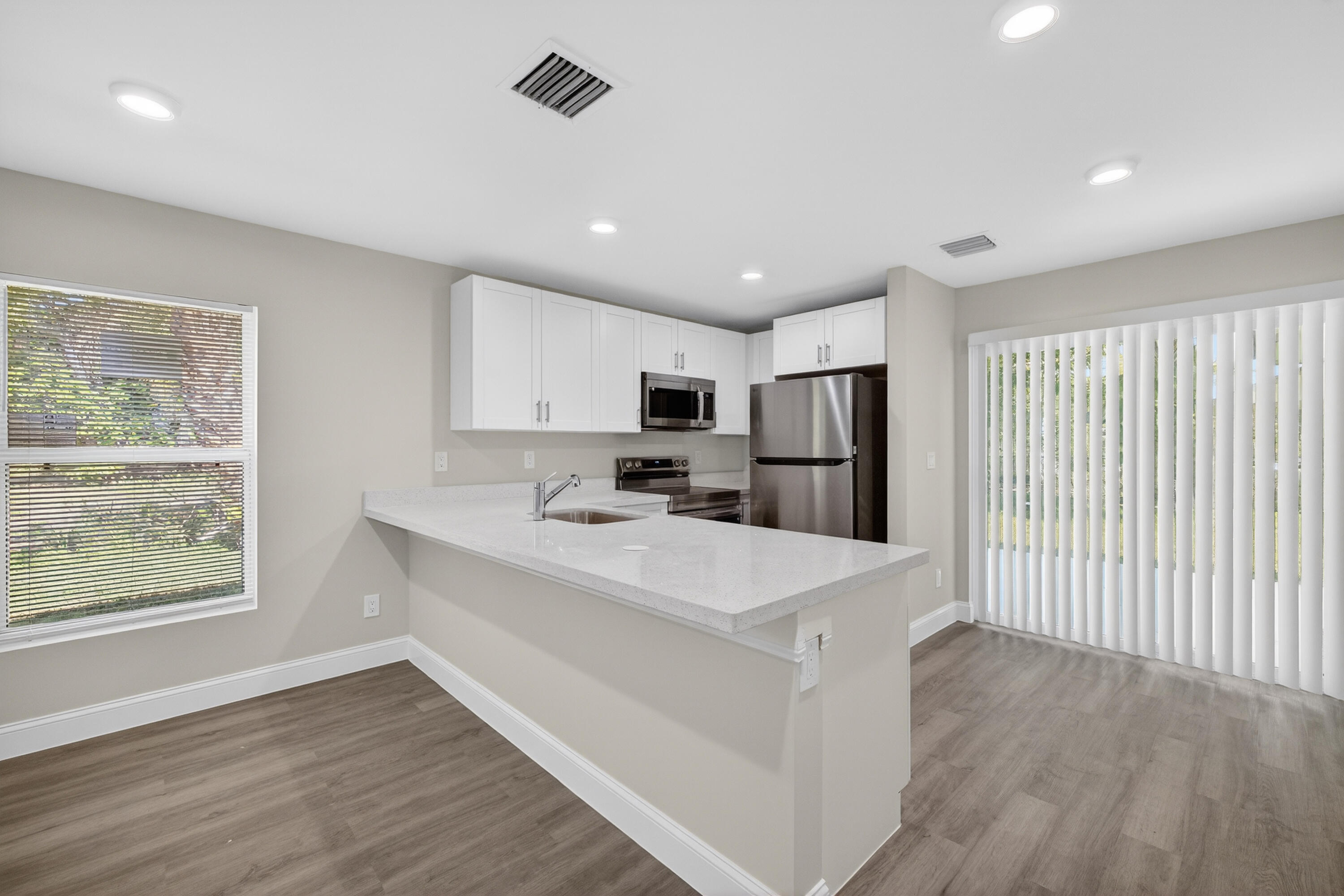 706 Dundas Court Fort Pierce, FL 34950 - Photo 8 of 37 8-print-3A5A4592