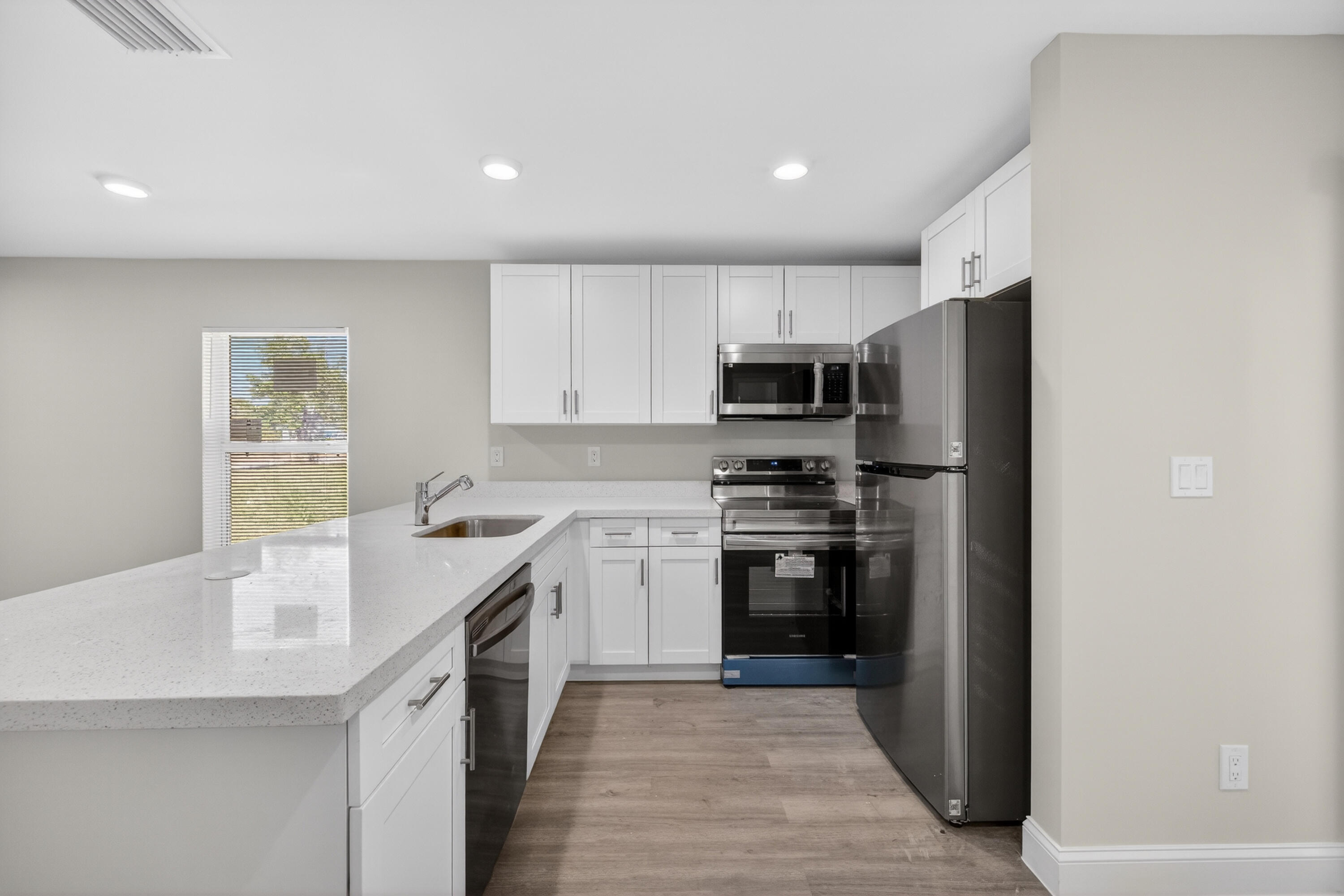 706 Dundas Court Fort Pierce, FL 34950 - Photo 9 of 37 9-print-3A5A4596