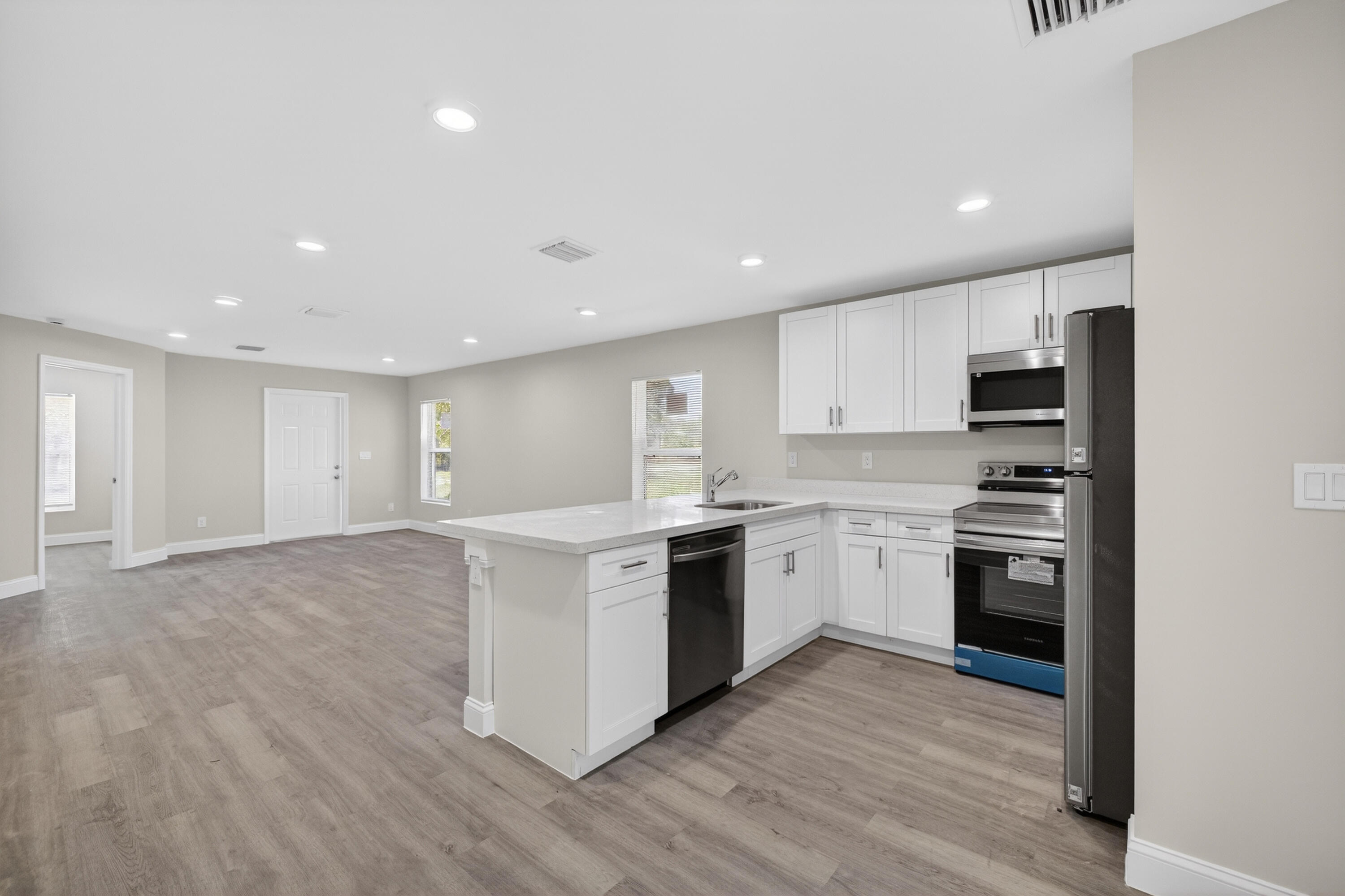 706 Dundas Court Fort Pierce, FL 34950 - Photo 10 of 37 10-print-3A5A4599