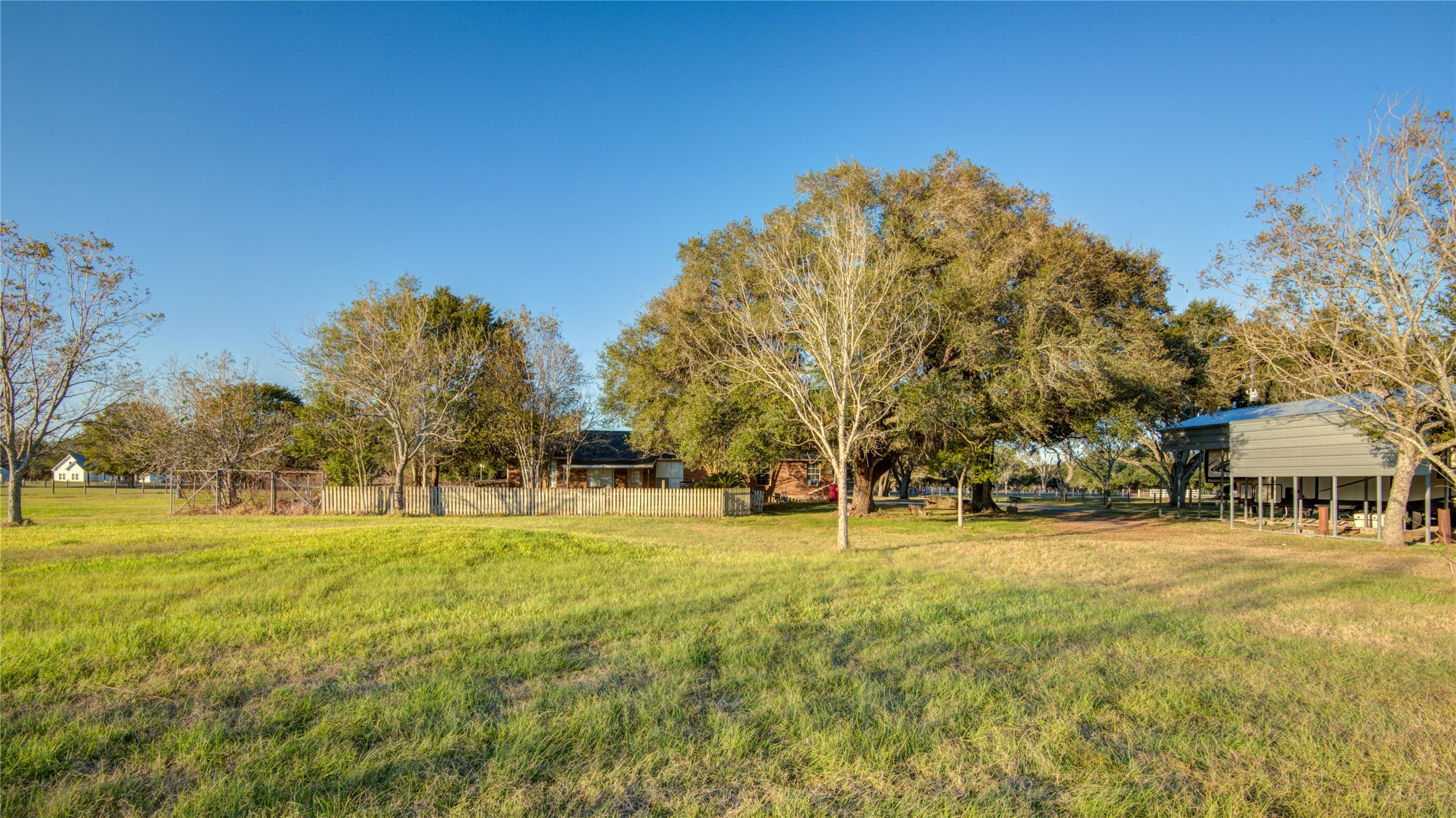 21503 Pecan Bend Road Damon, TX 77430 - Photo 32 of 39 a view of a basketball court
