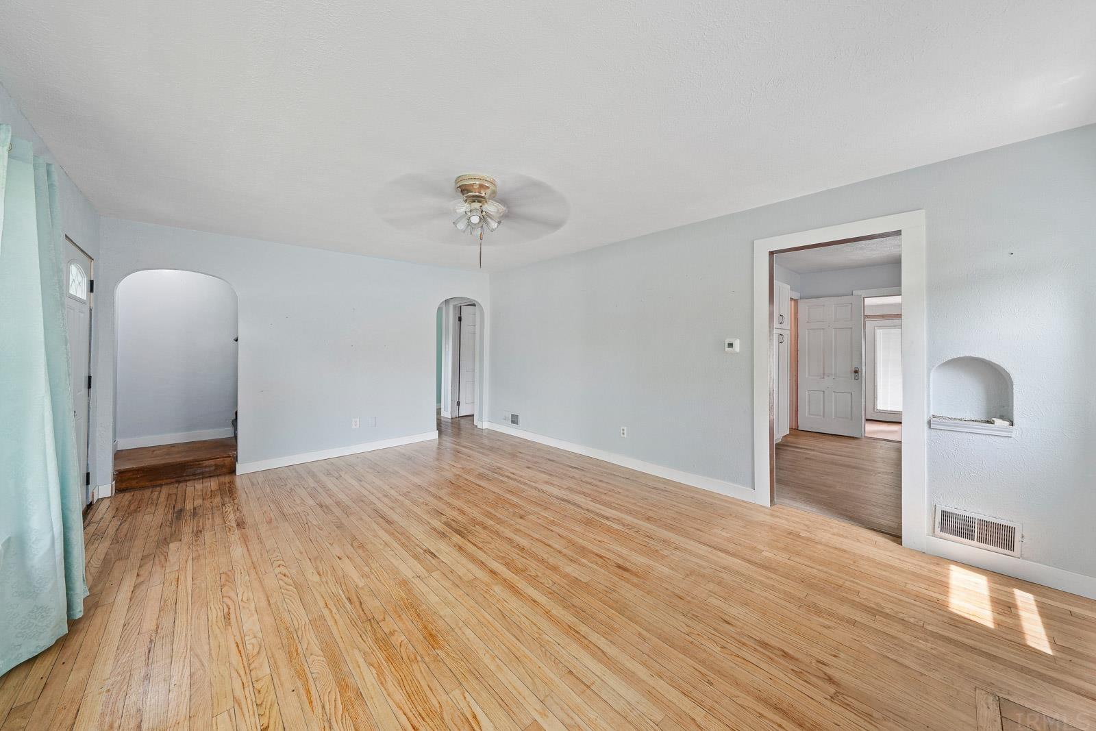 55916 Fir Road Mishawaka, IN 46545 - Photo 8 of 20 Gallery Image 8