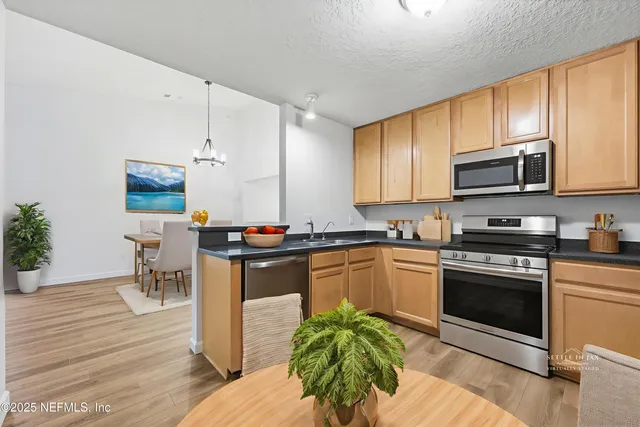 $195,000 | 7057 Snowy Canyon Drive, Unit 106, Jacksonville, FL 32256