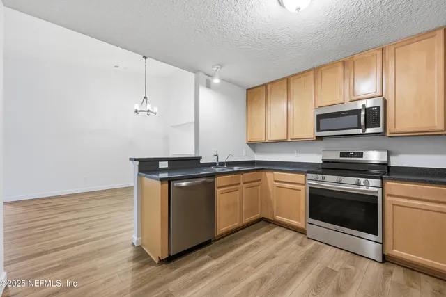 $195,000 | 7057 Snowy Canyon Drive, Unit 106, Jacksonville, FL 32256