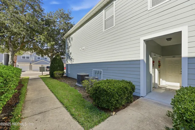 $195,000 | 7057 Snowy Canyon Drive, Unit 106, Jacksonville, FL 32256