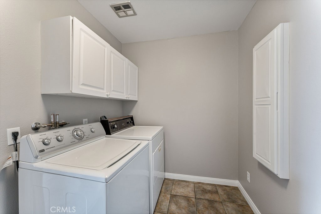 25352 Hugo Road Laguna Niguel, CA 92677 - Photo 25 of 31 Inside laundry room
