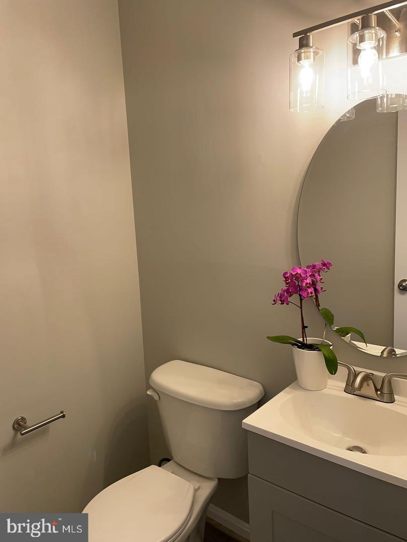 108 Hunter Run Road Winchester, VA 22602 - Photo 9 of 17 Half Bath