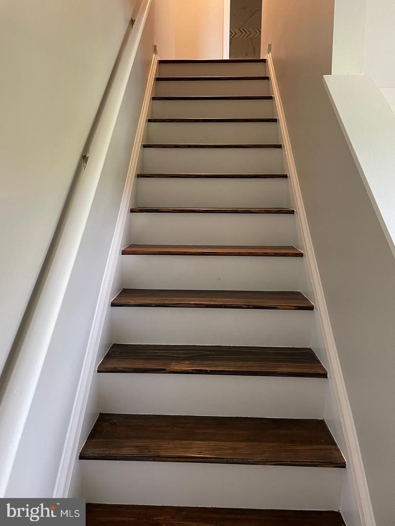 108 Hunter Run Road Winchester, VA 22602 - Photo 10 of 17 Stairs to upper level