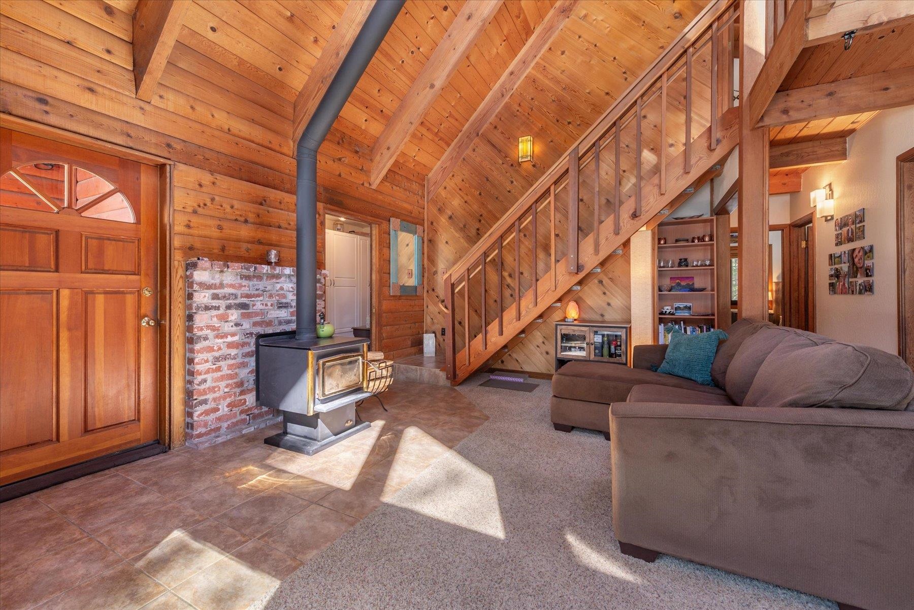 12313 Greenleaf Way Truckee, CA 96161 - Photo 4 of 26